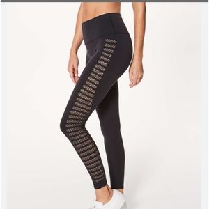 Lululemon Reveal 7/8 legging